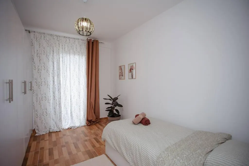 The City-View Stylish Apartment Shkodër